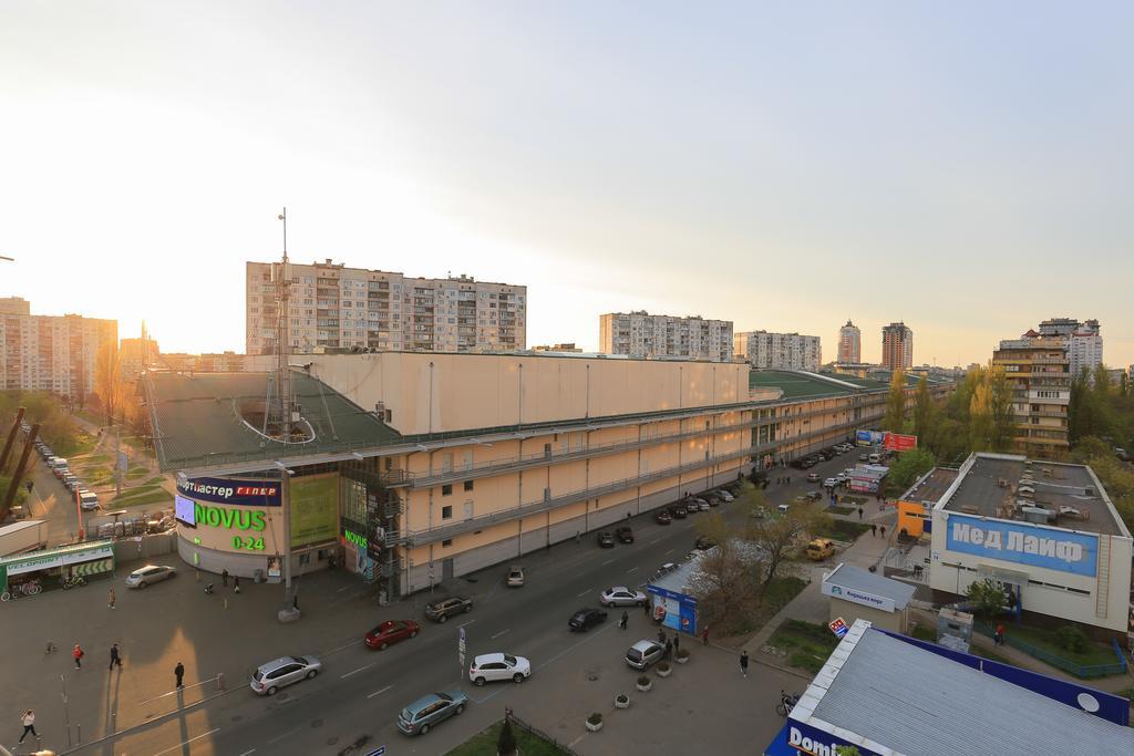 Apartment On Obolonskiy Prospect 12 Kiev Exteriör bild