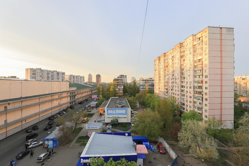 Apartment On Obolonskiy Prospect 12 Kiev Exteriör bild