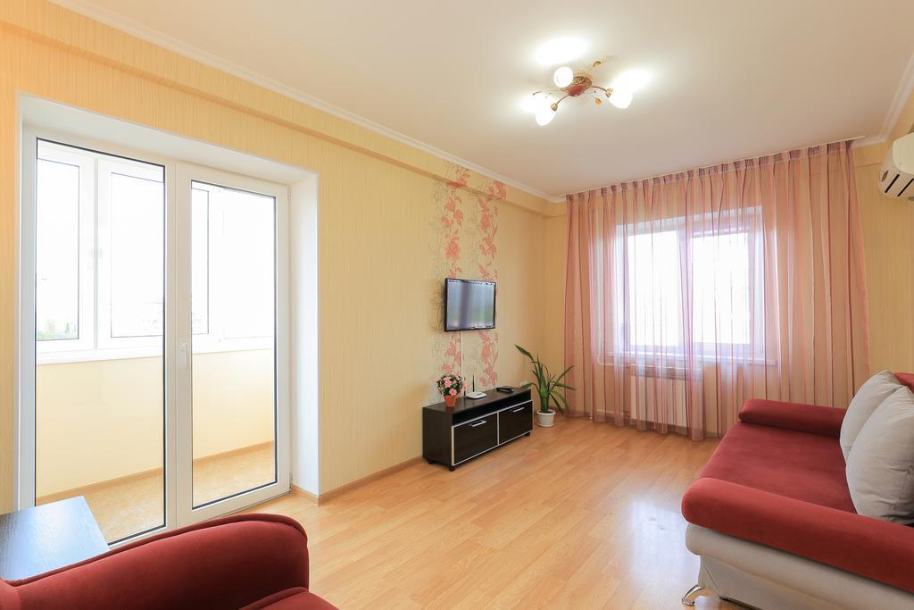 Apartment On Obolonskiy Prospect 12 Kiev Exteriör bild