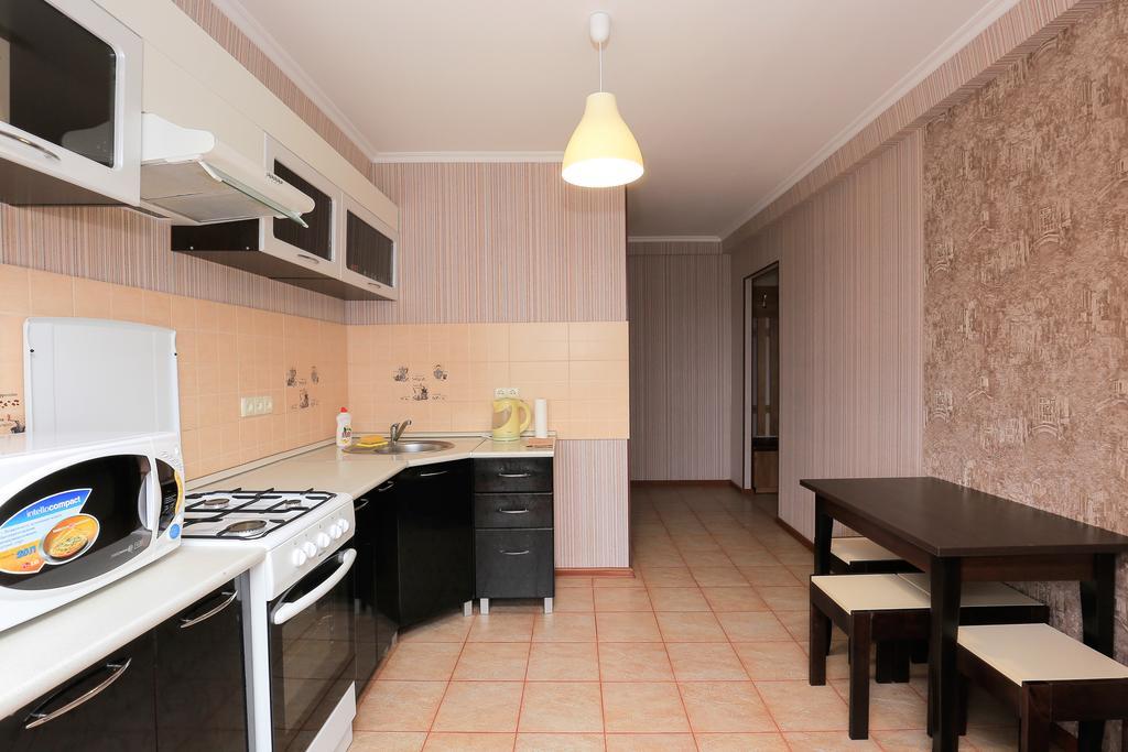 Apartment On Obolonskiy Prospect 12 Kiev Exteriör bild